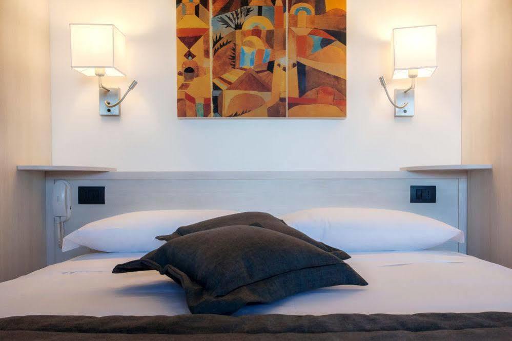 Domus Anagnina Villa ชัมปีโน ภายนอก รูปภาพ